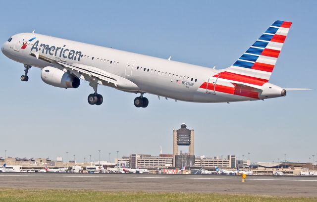 Airbus A321 (N576UW) - TAKE OFF