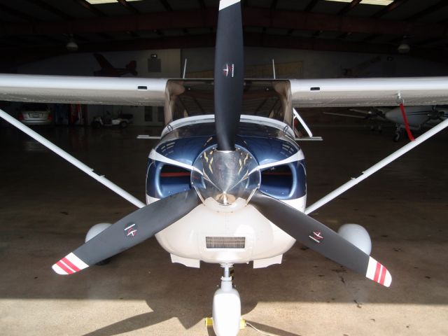 Cessna Skylane (N1492U) - Ready to go when you are