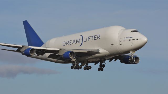 Boeing 747-400 (N780BA) - GTI4351 on final approach to runway 16R. 11/28/11.