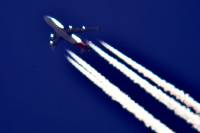 Boeing 747-400 (VH-OEG) - Qantas 11 ,Los Angeles, CA to New York south of Cleveland 39,000 ft. 05-15-17.