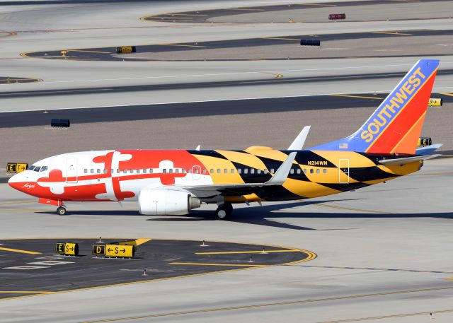 Boeing 737-700 (N214WN)