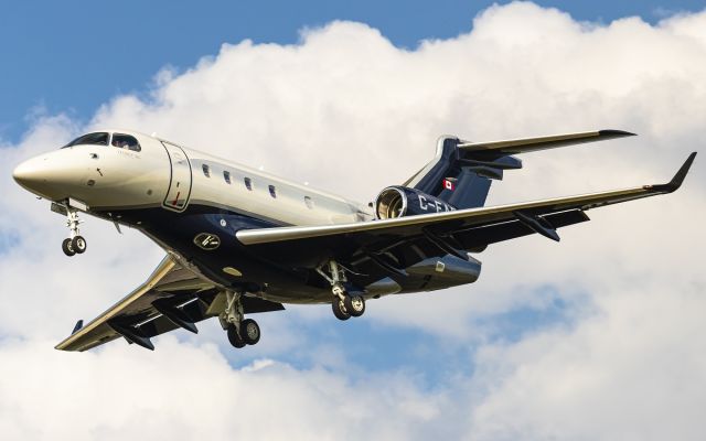 Embraer Legacy 450 (C-FASV)