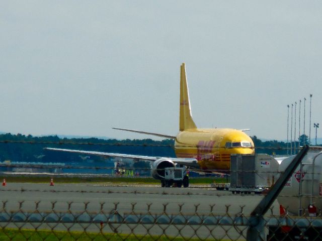 BOEING 737-400 (N311GT)