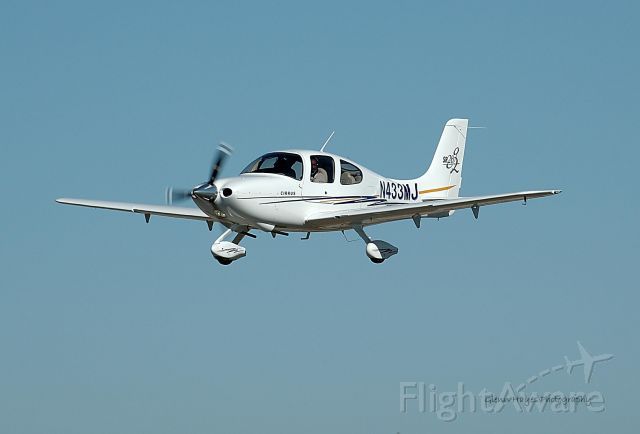 Cirrus SR-22 (N703CD)