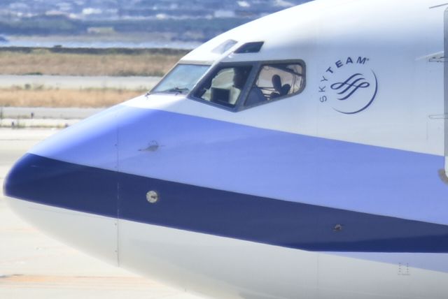 Boeing 737-800 —