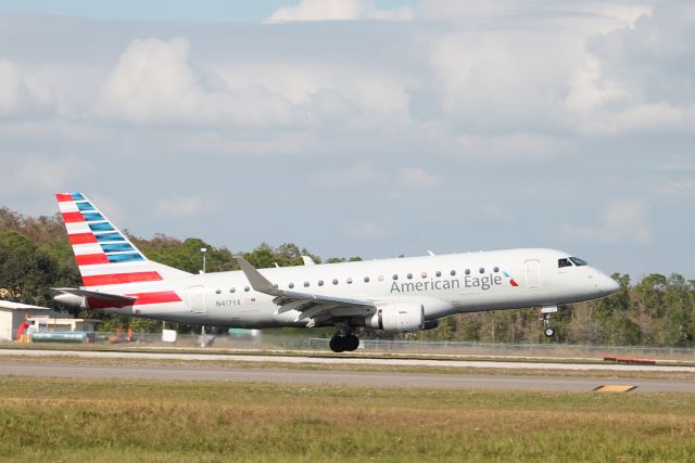 Embraer ERJ 175 (N417YX) - American Flight 4524 operated by Republic arrives on Runway 6 at Southwest Florida International Airport following flight from Reagan National Airport (12/19/24)
