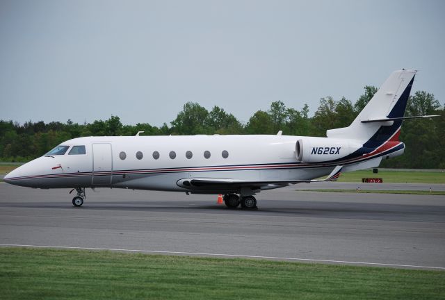 — — - CEF 2002 AIRCRAFT LLC - (photographed by Hunalink3) 4/20/11