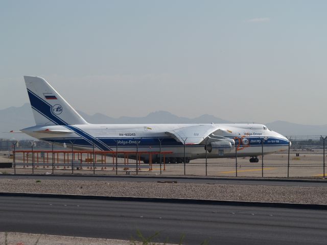 Antonov An-124 Ruslan (RNA82043) - Leaving LAS heading to Chile