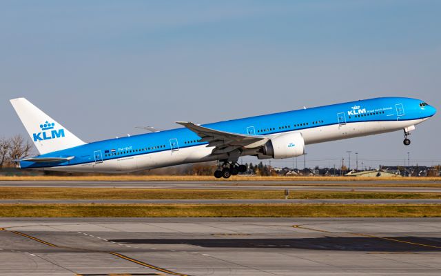 BOEING 777-300ER (PH-BVF)