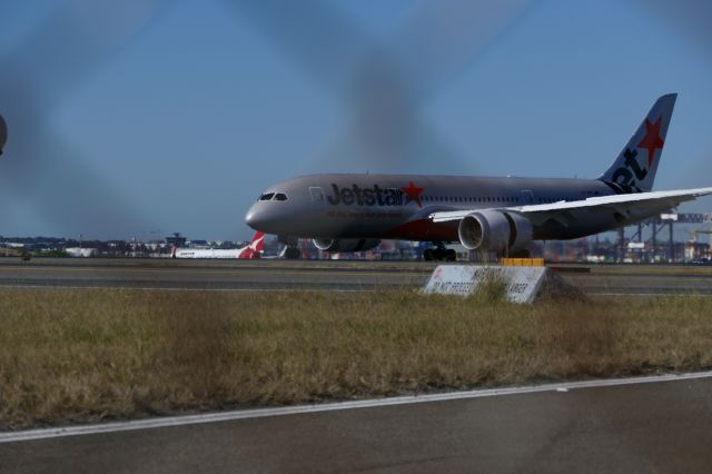 Boeing 787-8 (VH-VKB)