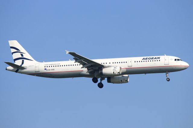 Airbus A321 (SX-DGQ)