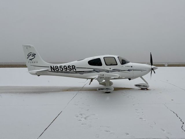 Cirrus SR-22 (N859SR) - N859SR in a snow storm in KDEC