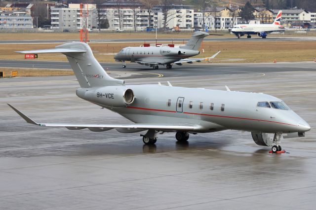 Canadair Challenger 350 (9H-VCE)