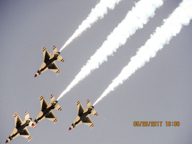 Lockheed F-16 Fighting Falcon (92-3898)