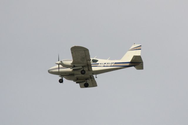 Piper Aztec (N6416Y) - Piper Aztec (N6416Y) arrives at Sarasota-Bradenton International Airport