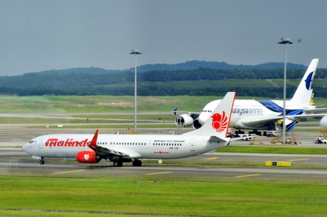 Boeing 737-800 (9M-LNF) - 2013