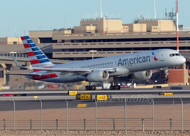 Boeing 757-200 (N201UU)