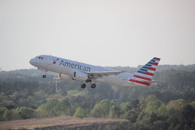 Airbus A319 (N128UW)