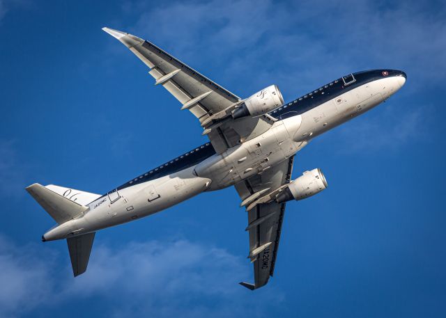 Airbus A320 (JA20MC)