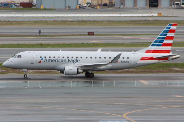 Embraer 170/175 (N215NN)