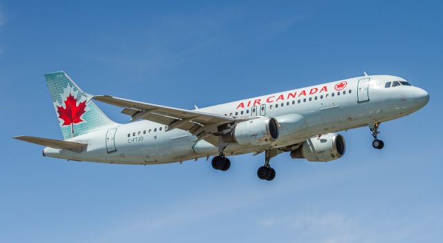 Airbus A320 (C-FTJO)