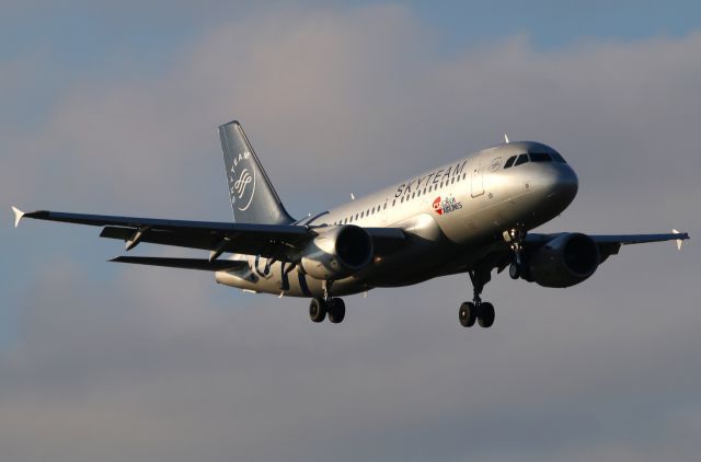 Airbus A319 (OK-PET) - flying for Eurowings