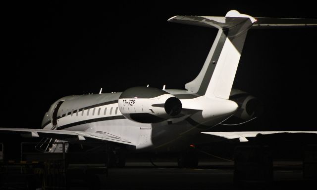 Bombardier Global Express (T7-VSR) - Santa Maria Island International Airport - LPAZ. November 11, 2021.