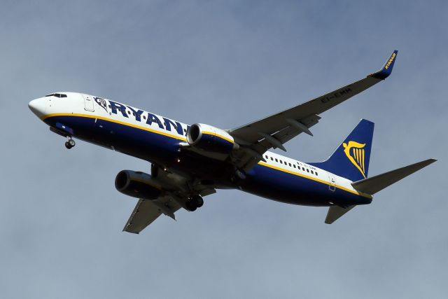 Boeing 737-800 (EI-EMM) - 28/02/2018: Ryanair flight from Roma landing on runway 30.