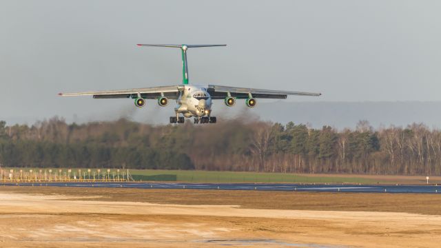 Ilyushin Il-76 (EZ-F428)