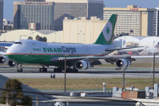 Boeing 747-400 (B-16482)