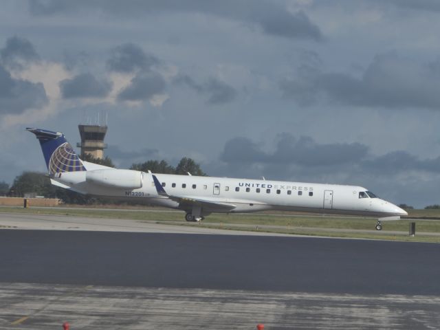 Embraer ERJ-145 (N12201)