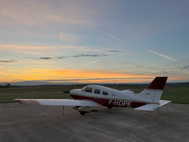 Piper Cherokee (F-HDPE) - Vol binôme PAT/RHM - Lapin direction Corse pour un déjeuner sur le port de Calvi
