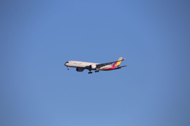 Airbus A350-900 (HL7771)