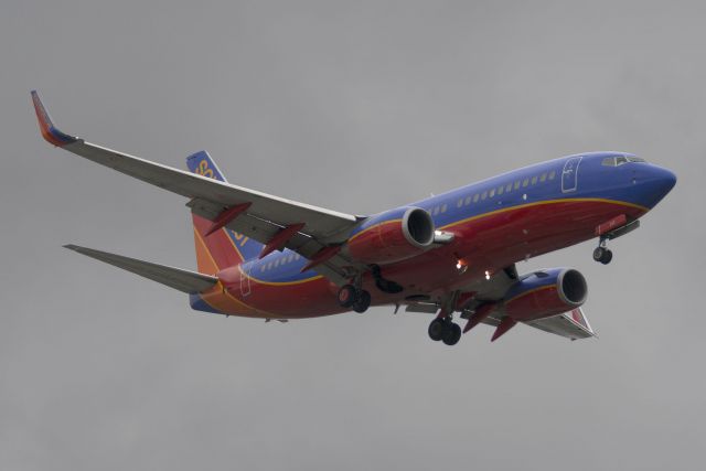 Boeing 737-700 (N237WN) - N237WN  Boeing  B737-7H4  SWA  KLAX  20130305