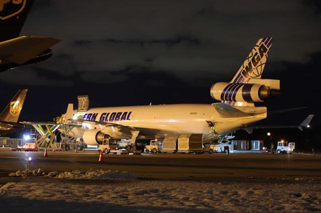 Boeing MD-11 (N542KD) - Moving the cargo soon after this Western Global Airlines MD11F (WGN1442) arrived from Louisville on Saturday morning, 5 Dec 2020.