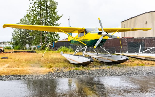 Cessna Skywagon 180 (N2354C)