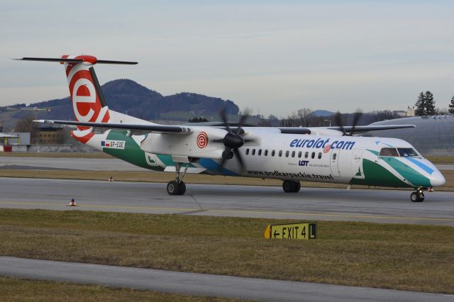 de Havilland Dash 8-400 (SP-EQE)