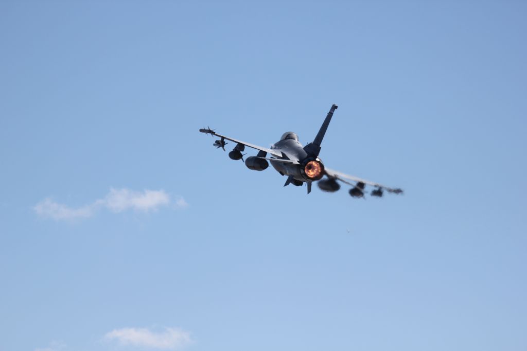 Lockheed F-16 Fighting Falcon — - This F16 from the Colorado National Guard at Buckley AFB was departing runway 14 on its way to bombing practice. It was zipping by me in afterburner at 250+ knots, so I found it difficult to get centered shots.