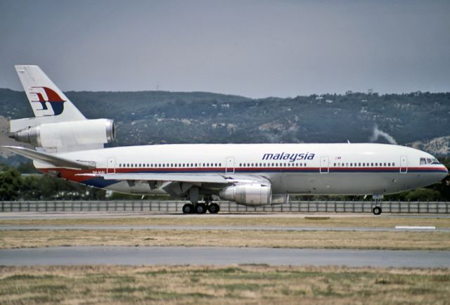 9M-MAV — - MALAYSIA AIRLINES- McDONNELL DOUGLAS DC-10 (C-10 EXTENDER) - REG 9M-MAV (CN 48238) - ADELAIDE INTERNATIONAL AIRPORT SA. AUSTRALIA - YPAD (26/12/1991) 35MM SLIDE SCANNED WITH A EPSON V700 PERFECTION SCANNER AT 6400 DPI.