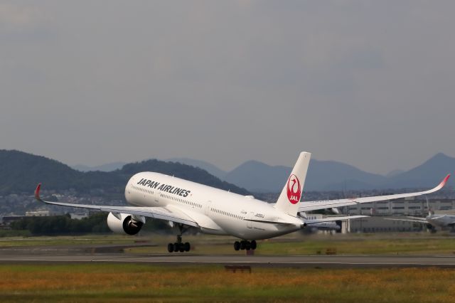 Airbus A350-900 (JA09XJ) - 今日の沖縄便は、最新のA350br /やっぱり新しいのは綺麗ですね。