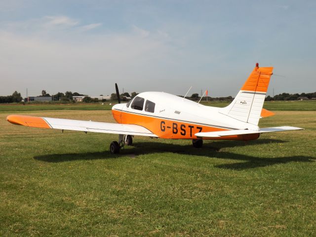 Piper Cherokee (G-BSTZ)