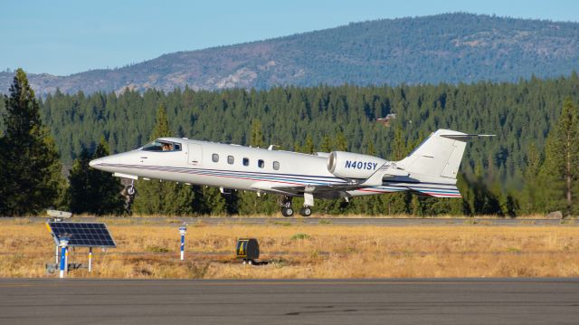 Learjet 60 (N401SY) - DLX401 TRK-OAK