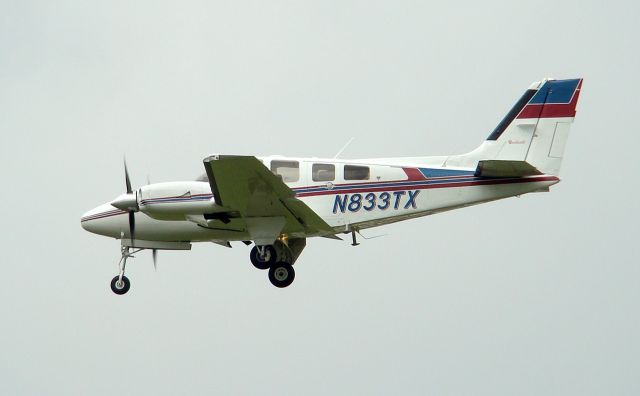 Beechcraft Baron (58) (N833TX)