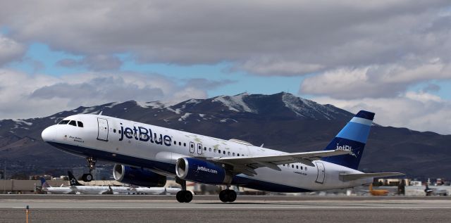 Airbus A320 (N640JB) - "'Blue Better Believe It" (N640JB) is very appropriately named ... because jet"Blue Better Believe It Badly Needs New Paint."