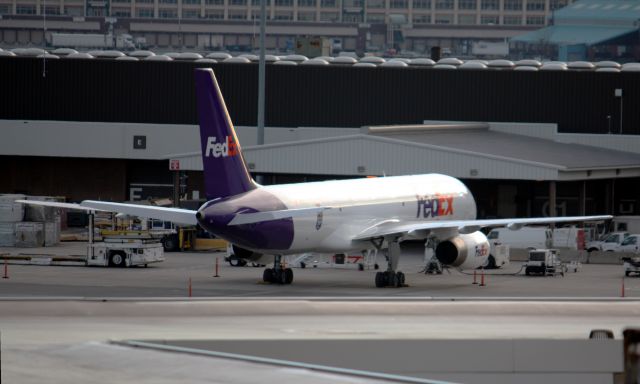 Boeing 757-200 (N970FD) - Now wearing 75th B757 sticker on rear of plane