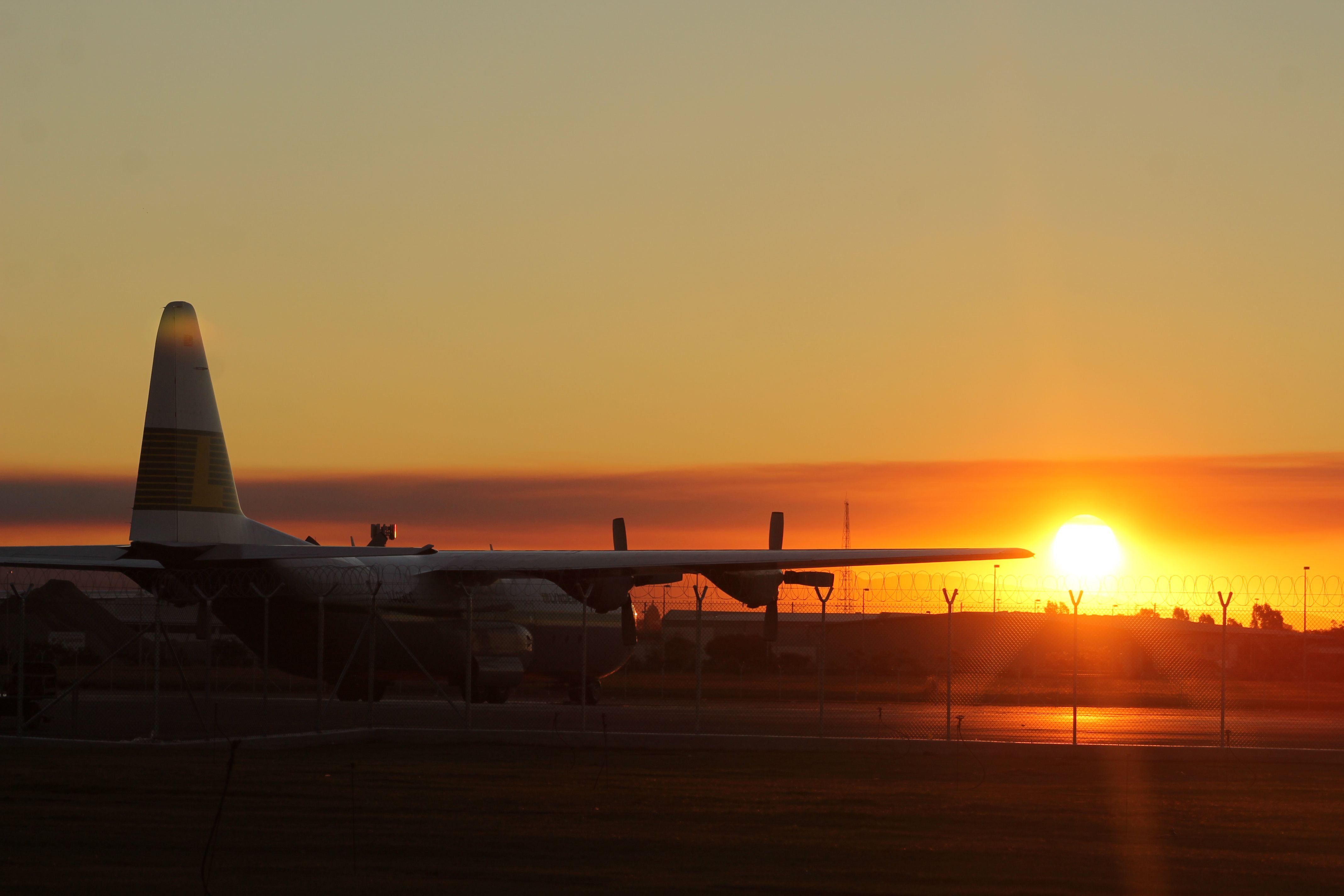 Lockheed C-130 Hercules (N403LC)