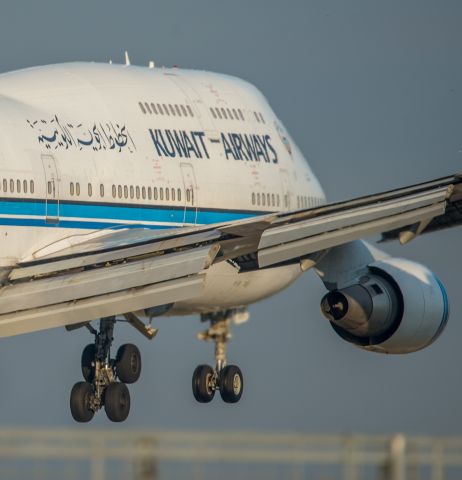 Boeing 747-400 (9K-ADE) - Kuwait Airways  Boeing 747-469(M) 9K-ADE