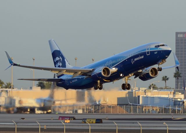 Boeing 737-800 (N512AS)