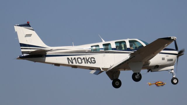 Cessna 310 (N101KG)