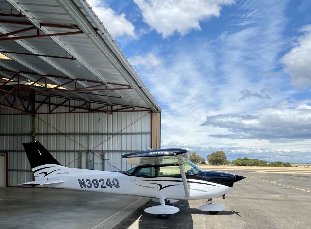 Cessna Skyhawk (N3924Q)